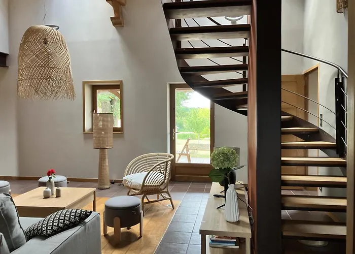 Casa de Férias Spacieux à Montbeugny, 14 Pers., Animaux Acceptés - Fr-1-489-593 *